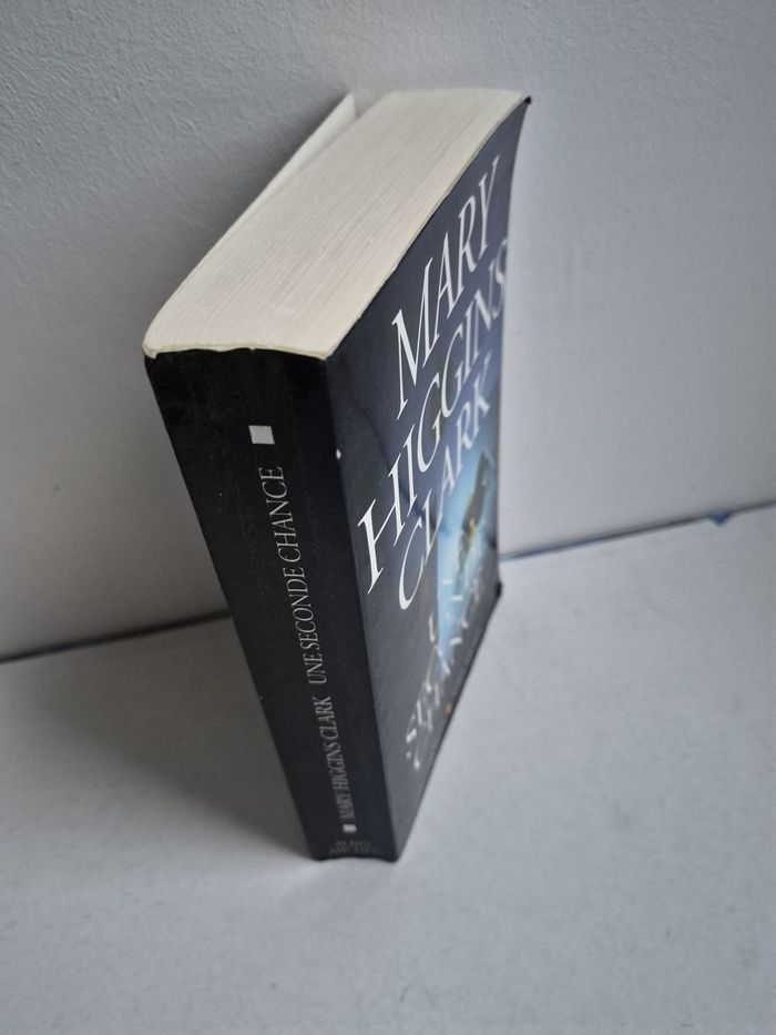 Une seconde chance. Mary Higgings Clark - photo numéro 3