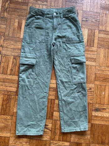 Pantalon KIABI Regular 👖 Vert Jade - Taille 10 ans (140cm)