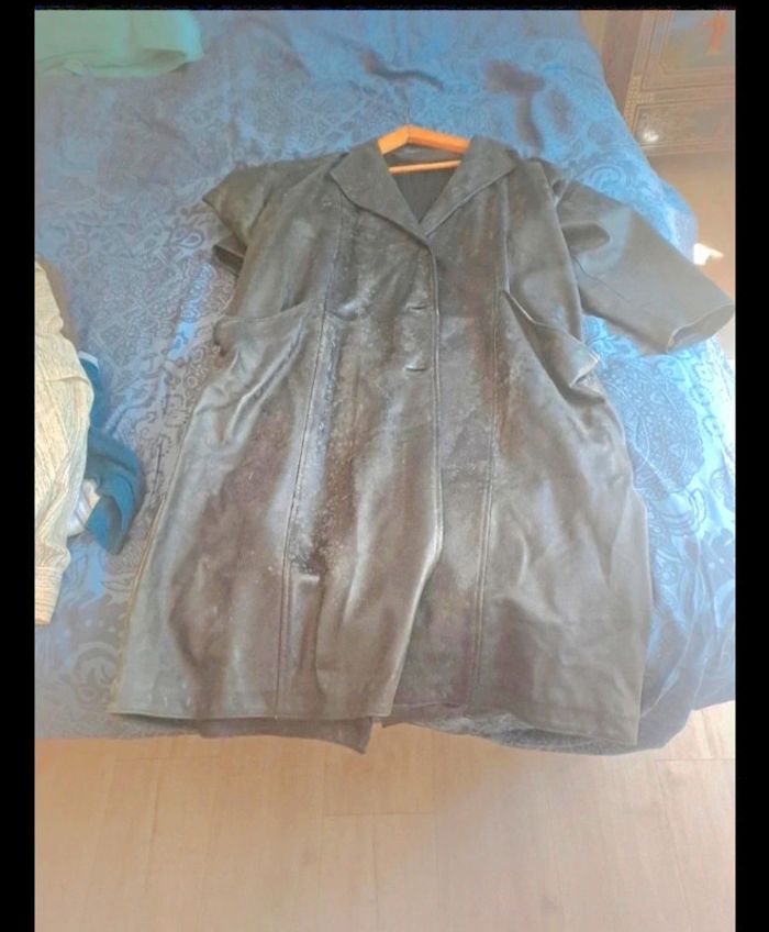 Manteau long en cuir à Renourrir