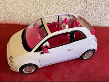 Voiture Fiat 500 Barbie