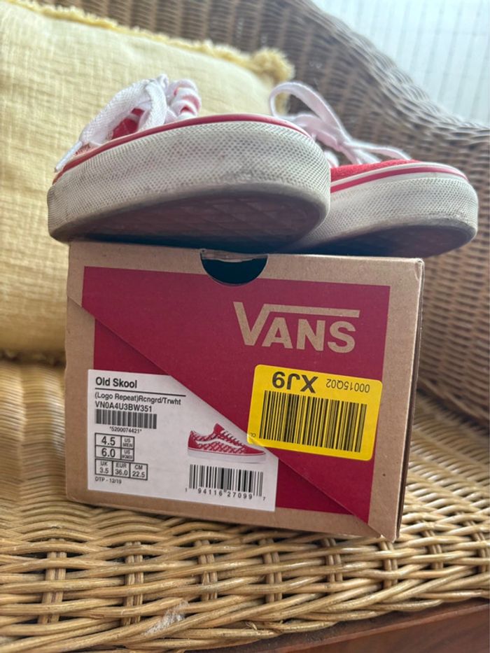 Vans Old Skool - rouge/blanc à motif - daim/cuir - en très bon état - pointure 36 - photo numéro 8