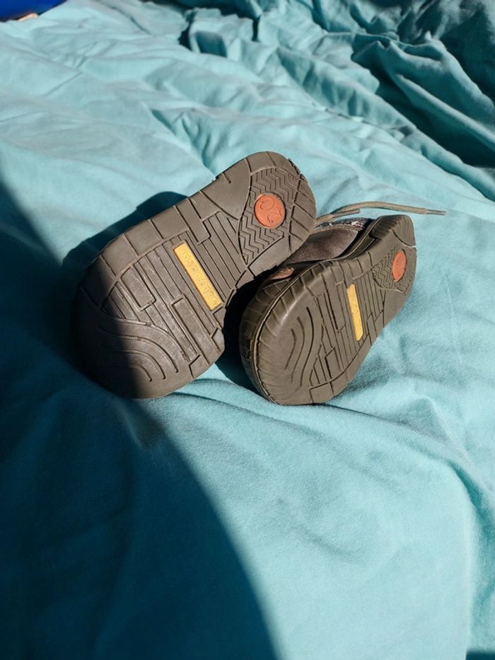 Paire chaussures - photo numéro 4