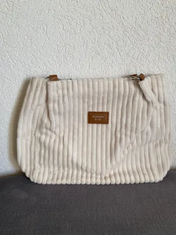 Sac à main blanc en simili velours côtelé