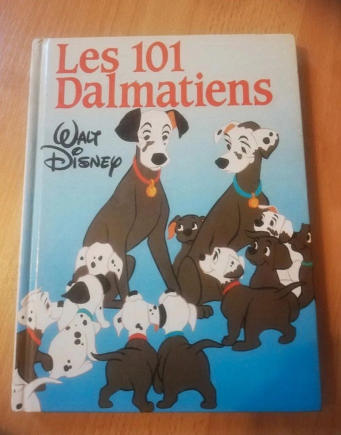 Livre Les 101 dalmatiens