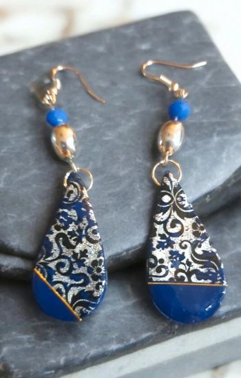 Boucles d'oreilles pendante argenté et bleu marine