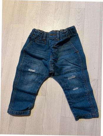 Jean bleu effet destroy Zara baby 9-12 mois très bon état