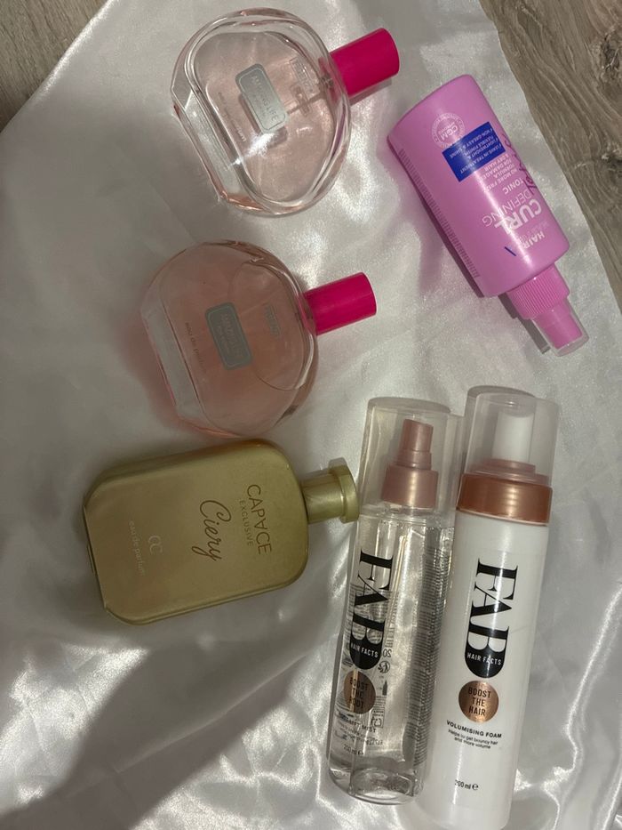 Lot de parfum et soin cheveux