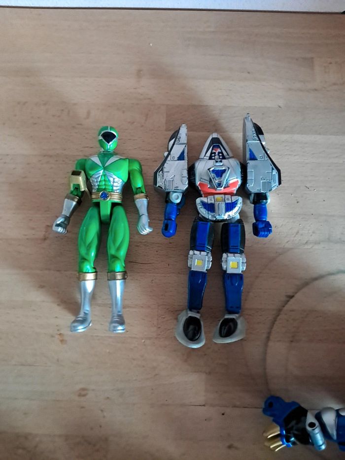 Lot de 5 Power Rangers 99,2000,2001 et 2002 - photo numéro 4
