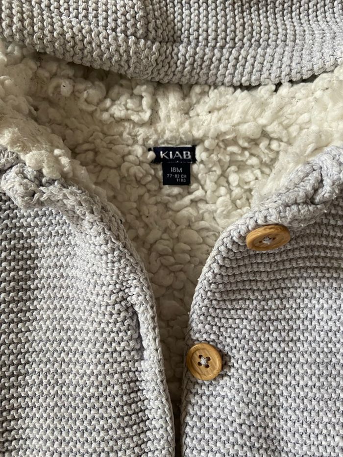 Gilet polaire ou manteau gris clair - photo numéro 2