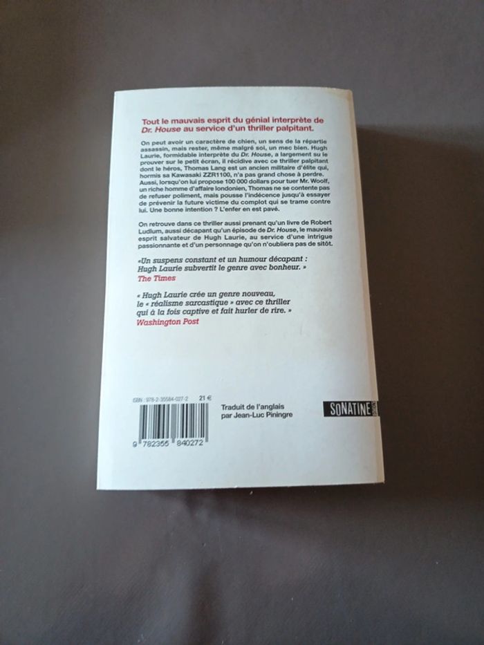 Livre Tout est sous contrôle - photo numéro 2