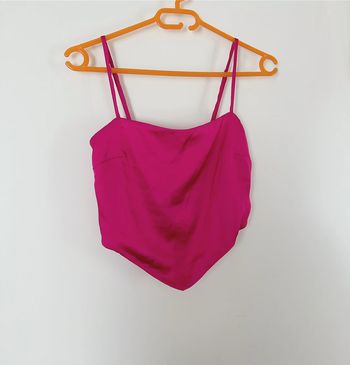Top satiné en triangle rose - Stradivarius