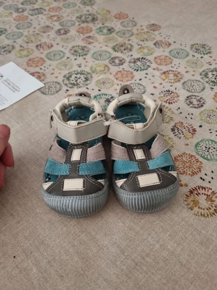 Sandalettes neuves cuir Verbaudet taille 23 - photo numéro 2