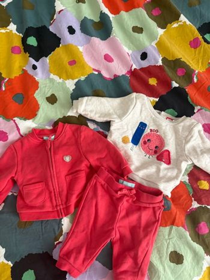 Ensemble gilet + sweat et jogging