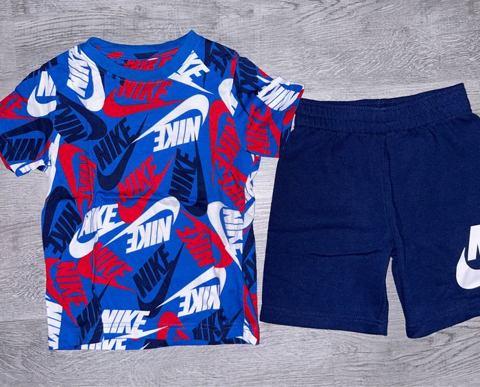 Ensemble Nike