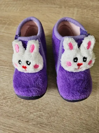 Chaussons violets lapins pointure 20
