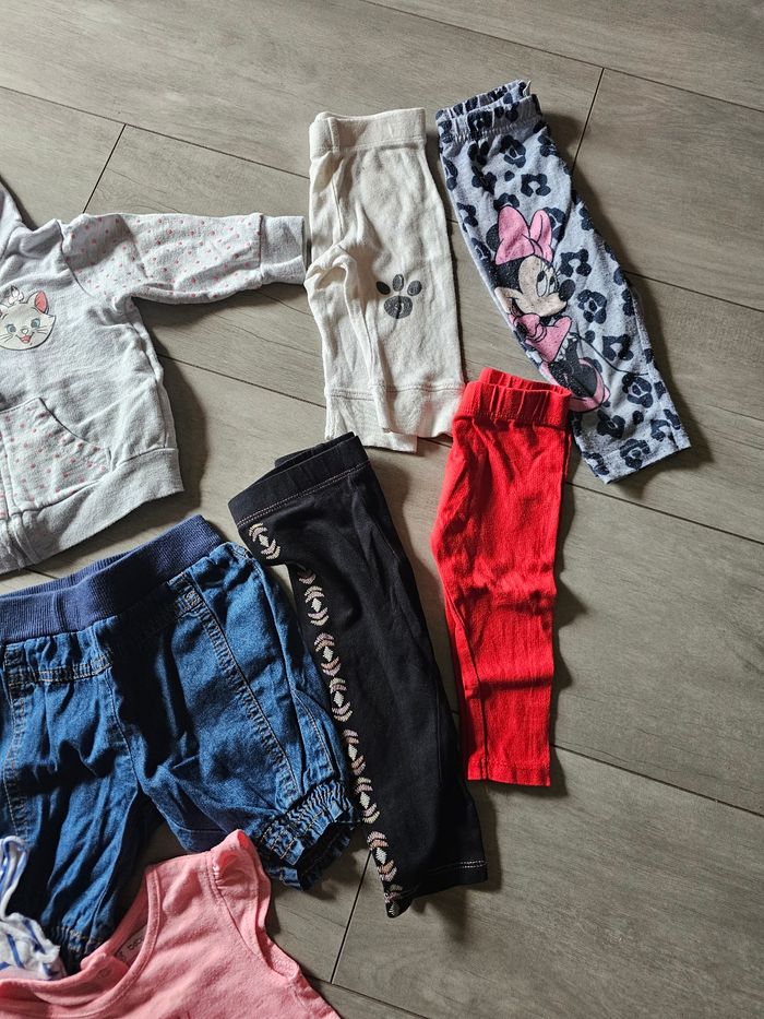 Lot 11vetements, tshirt et legging - photo numéro 3