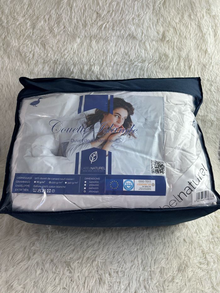 Couette duvet de canard mi-saison islande bio label nature 260x220 cm