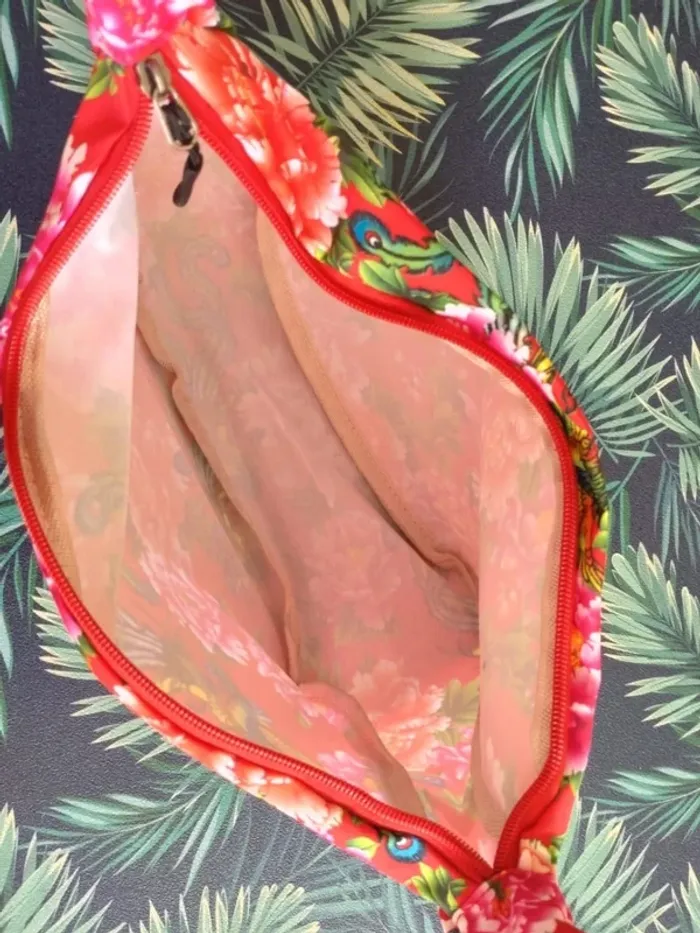 Joli sac à main femme rouge neuf, motif asiatique et fleuri - photo numéro 3