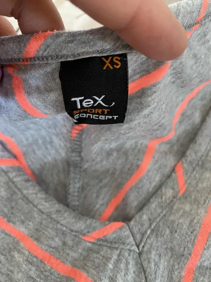 T-shirt col V manches courtes à rayures 34 Tex Sport - photo numéro 4