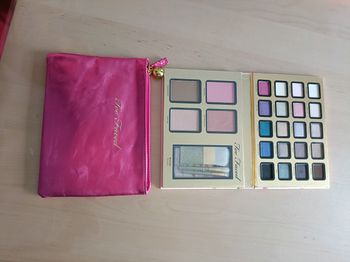 Magnifiques palettes Too Faced la grande et la petite avec sa pochette