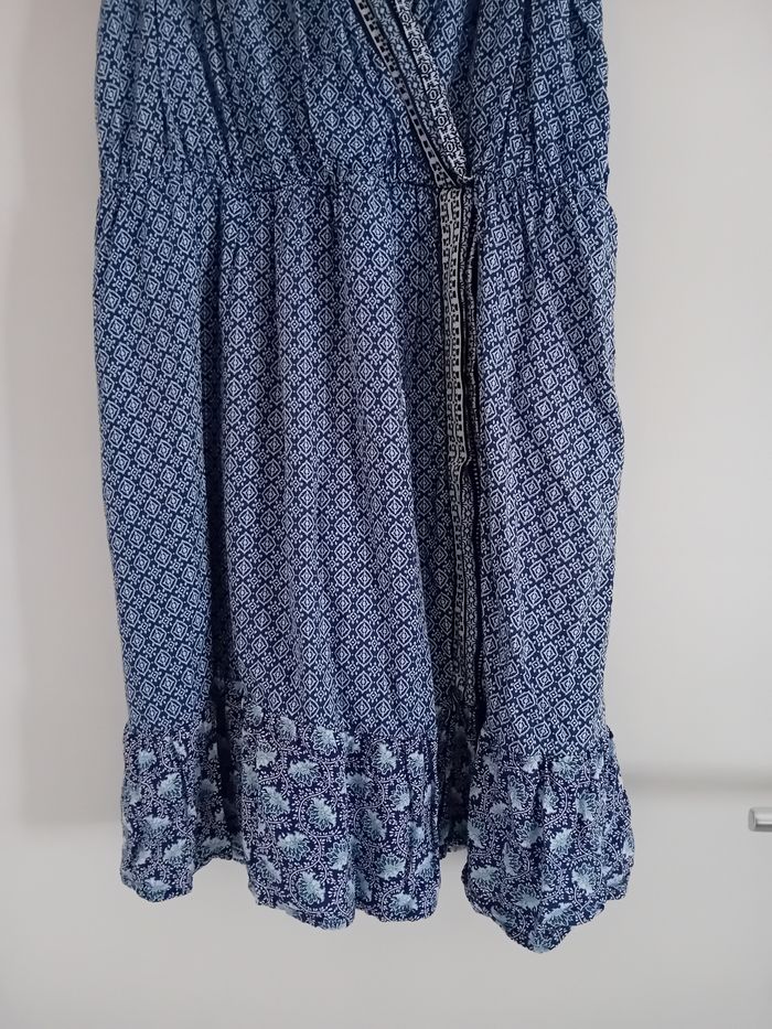 Robe bleue et blanche - photo numéro 3