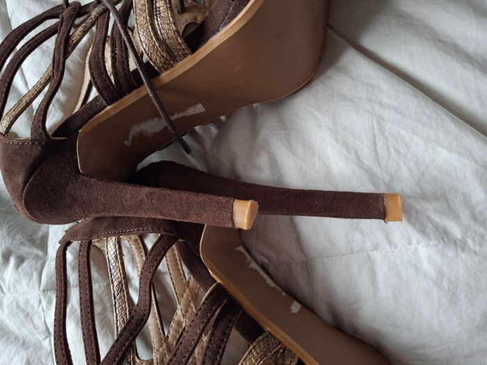 Chaussures à talons fins pointure  38 - photo numéro 9