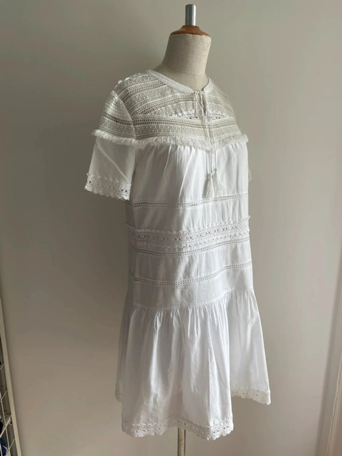 Robe blanche brodée Bérénice manches courtes – Taille 36
