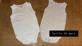 Lot de body taille 24 mois