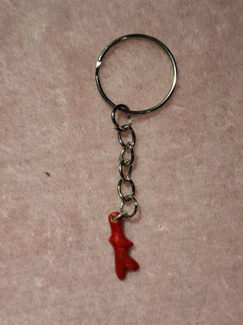 Porte clé bois de cerf rouge