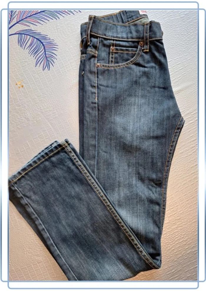 Jeans levis bleu 511 enfant taille 12ans