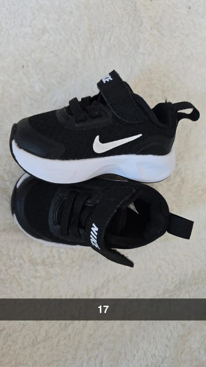 Basket nike noir et blanche