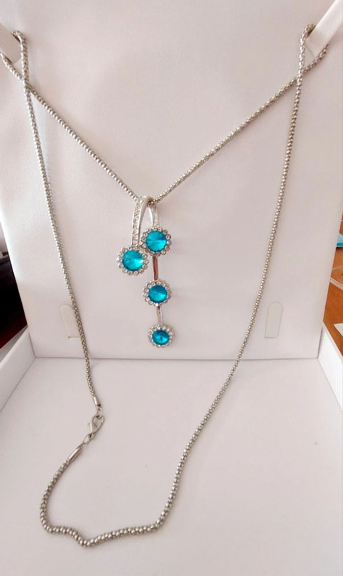 Très beau collier fantaisie argenté turquoise