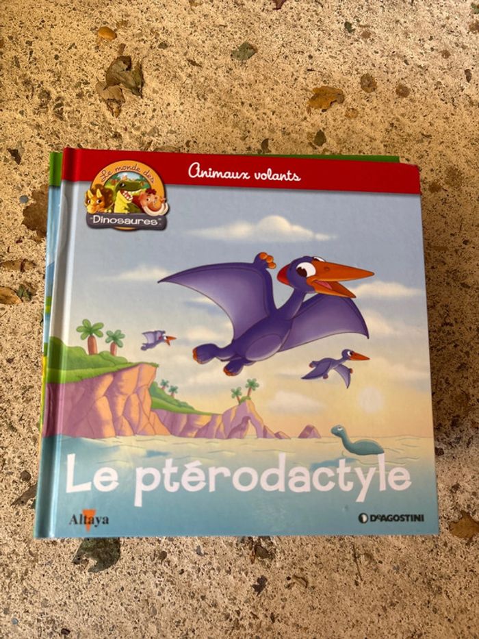 Lot de 16 livres Le monde des Dinosaures de Altaya