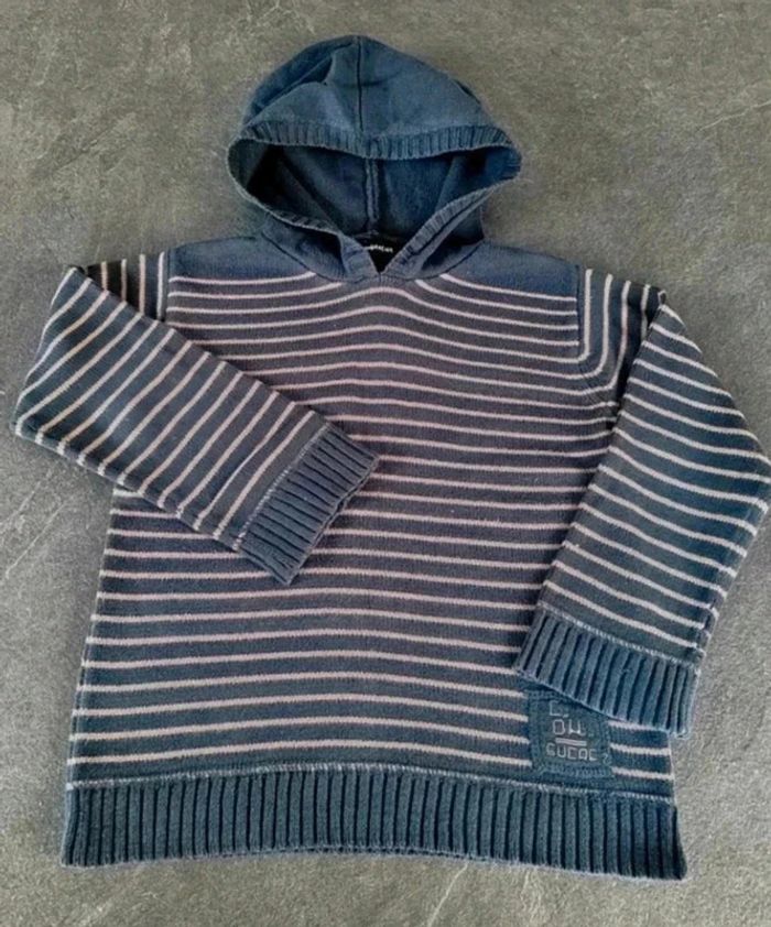 10 € Pull avec capuche Tout compte fait 4 ans