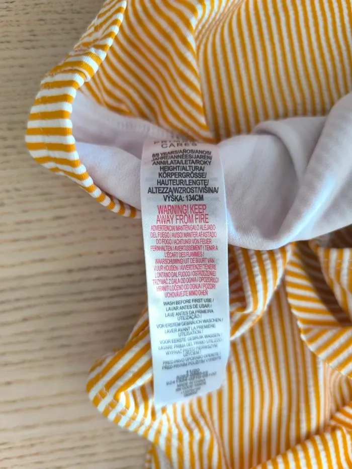 🌞 Maillot de bain 2 pièces rayé jaune – 8/9 ans - photo numéro 4