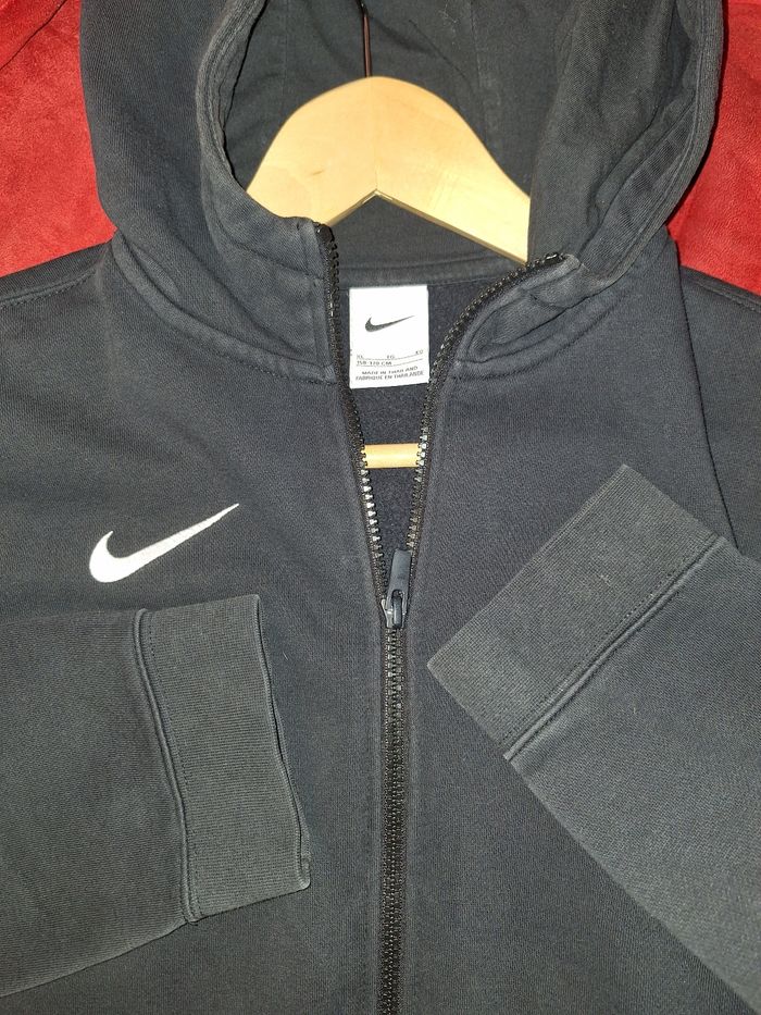 Nike Sweet à capuche avec fermeture éclair taille 14 ans 158/170cm. - photo numéro 3