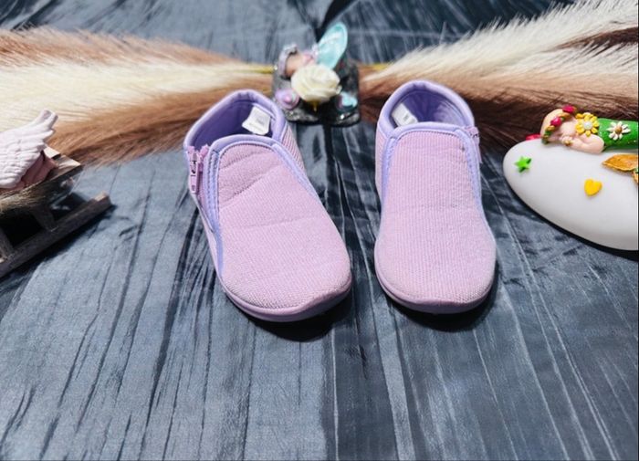 Chaussons bottines bébé lilas / mauve - photo numéro 2