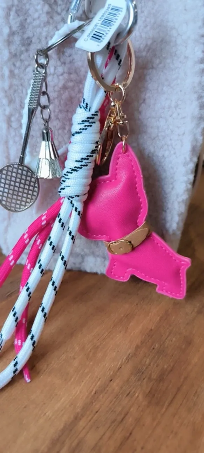 Gri-gri porte clés sac chien fushia - photo numéro 2