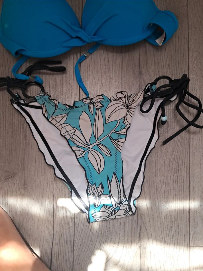 Maillot de bain bleu fleuri - photo numéro 2