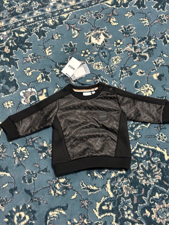 Pull sweatshirt pour bébé garçon 6 mois BOSS 95€