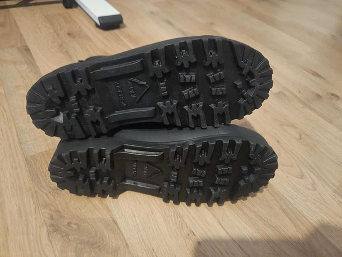 Bottines en cuir noires Superga neuves jamais portées dans leur boîte d'origine taille 38 - photo numéro 6
