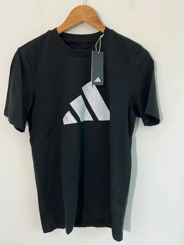 T-shirt Adidas basket