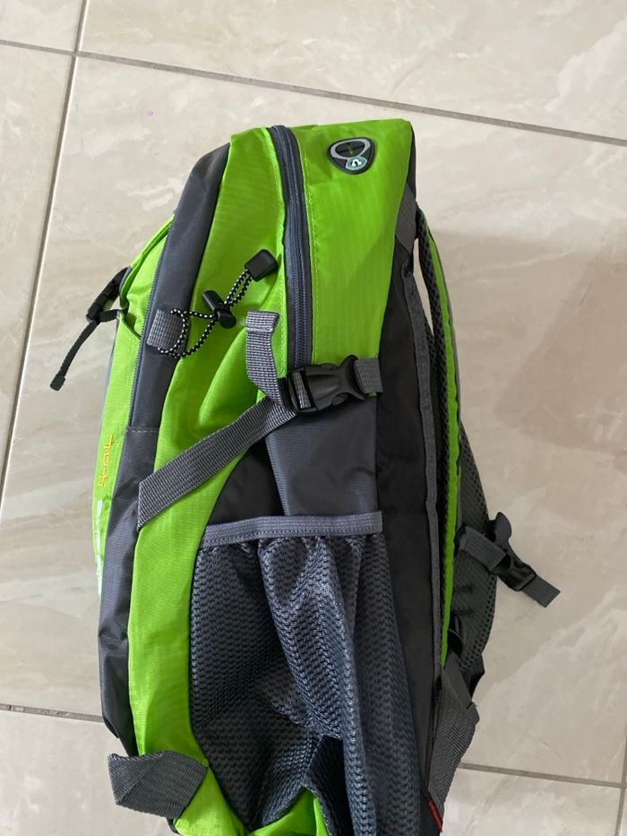 Sac à dos randonnée neuf - photo numéro 4