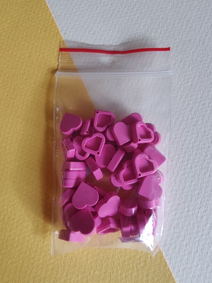 50 coeurs rose foncé LEGO - Excellent état 🌟 - Envoi rapide 🚚💨 - photo numéro 3