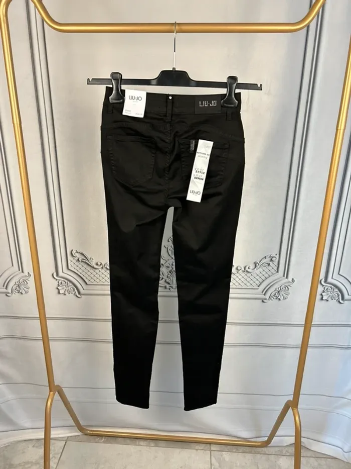 Jean skinny taille haute Noir LiuJo W24 L30 neuf
