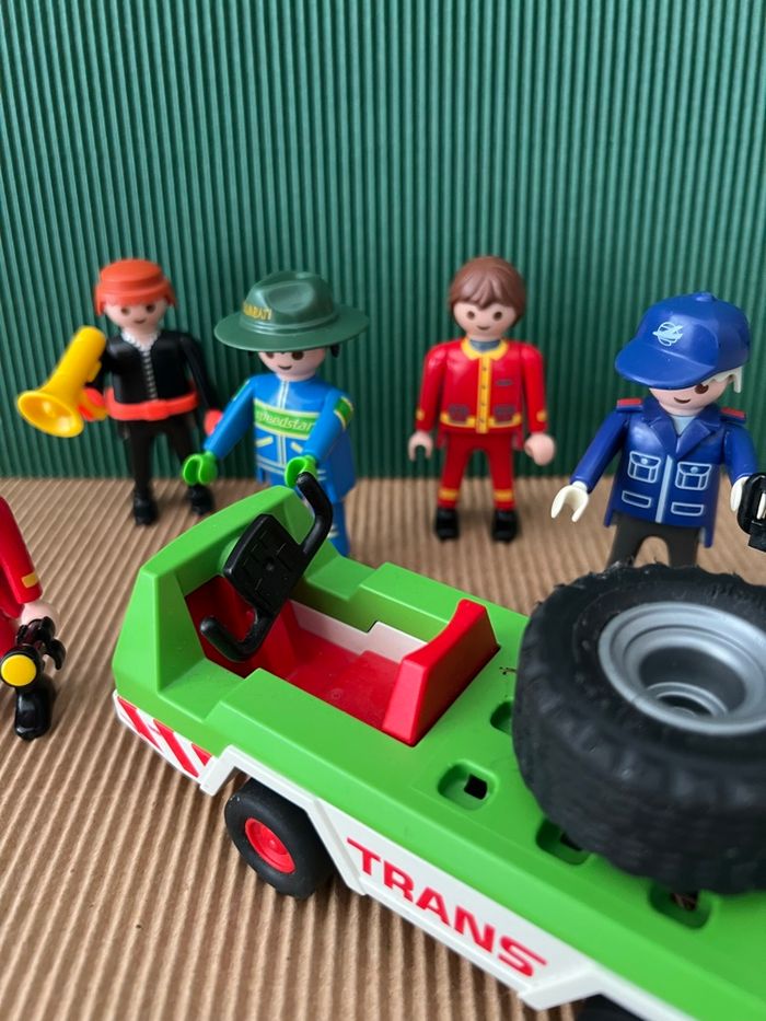 Lot  Playmobil + voiture - photo numéro 5