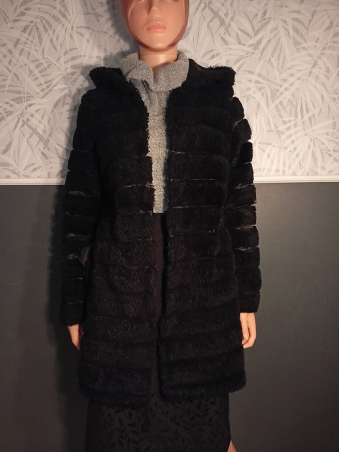 Manteau en fausse fourrure à capuche noir M(38/40) - photo numéro 5