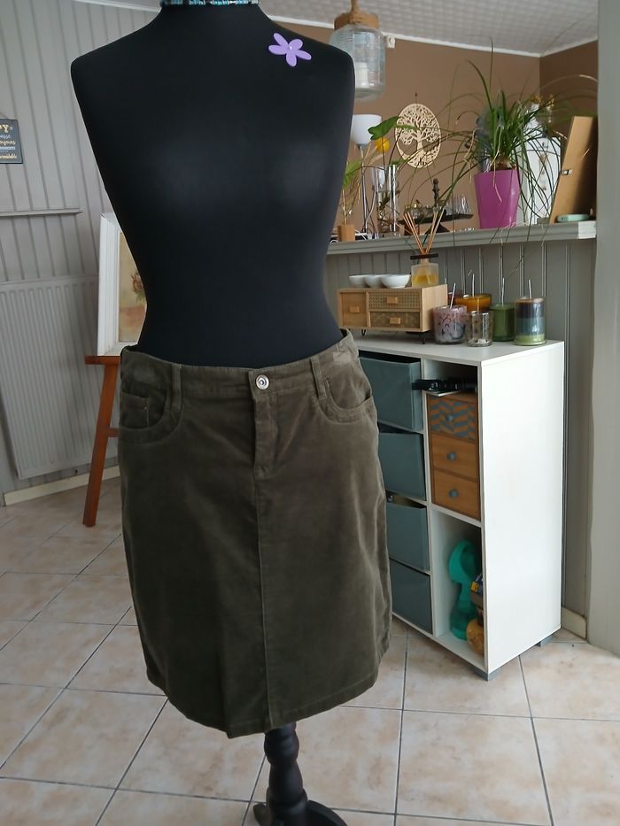 Jupe droite velours T44. - photo numéro 7