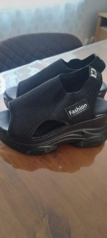 Chaussures compensées
