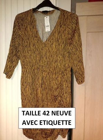 Robe Etam taille 42 neuve jamais porté encore avec l'étiquette 🔂